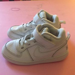 White nike toddler sneaker